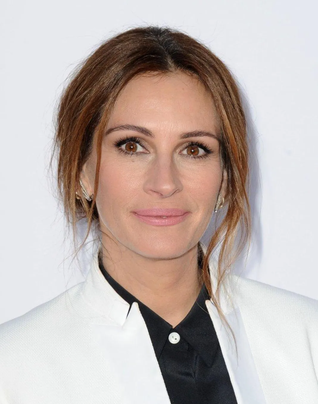 Julia Roberts | Biography and Filmography | 1967