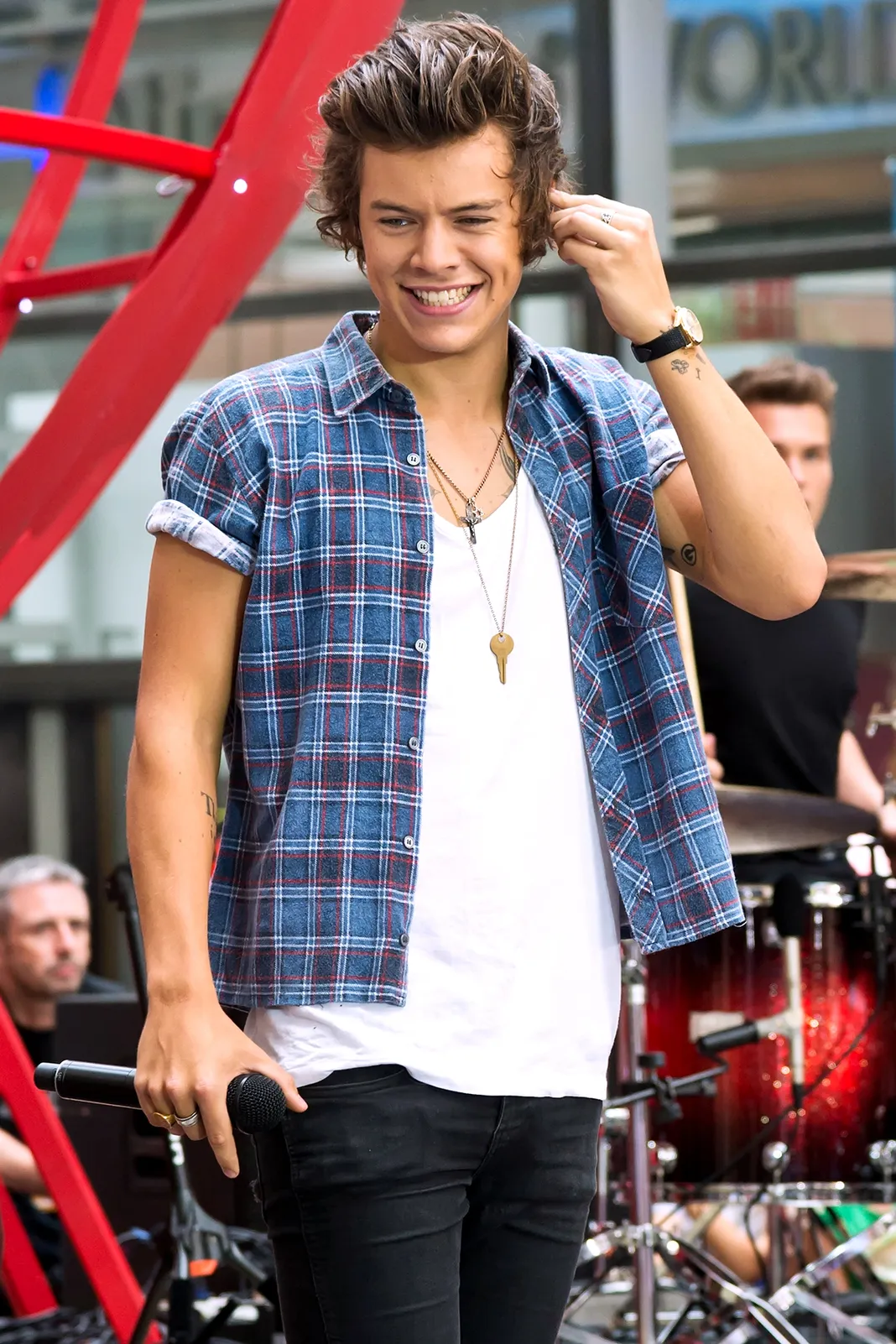 22 Pictures Showing Harry Styles Style Evolution