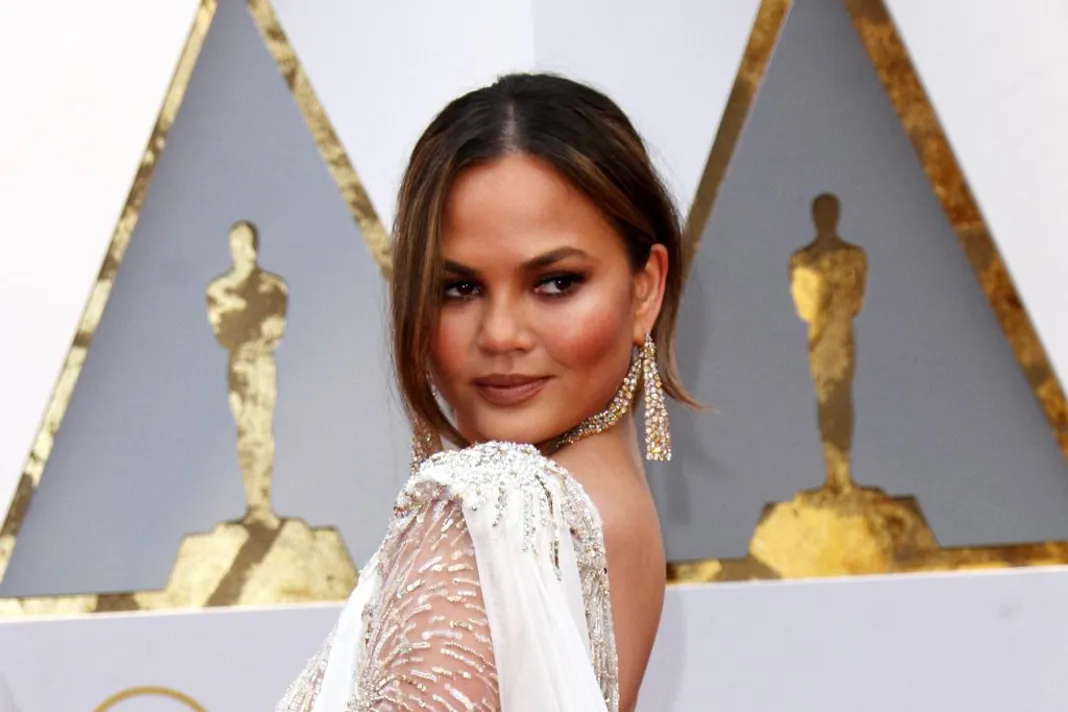 wenn_chrissyteigen_030817_1800x1200