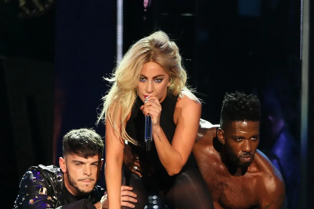 wenn_ladygaga_041717_1800x1200