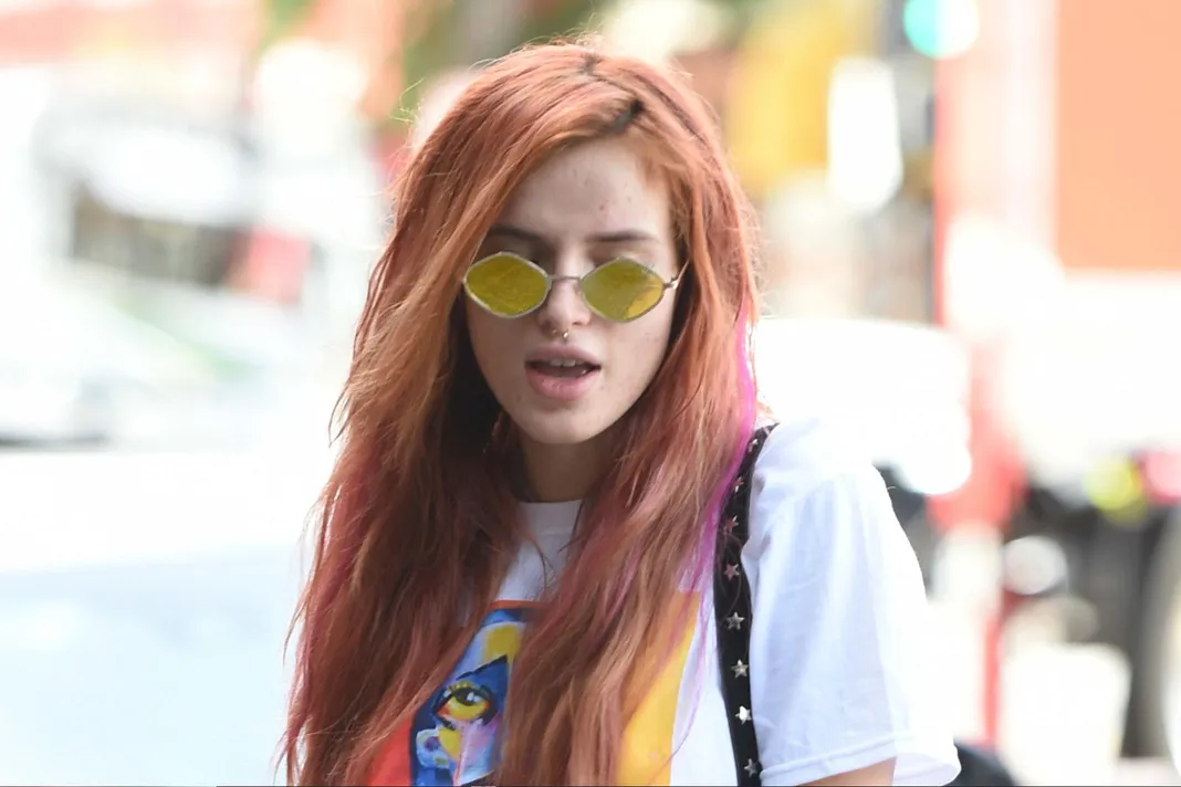 girl pooping in bucket bella thorne body naked