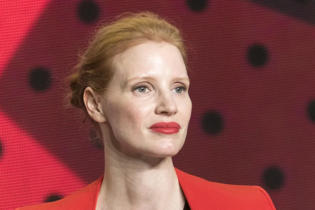 wenn_jessicachastain_091317_1800x1200