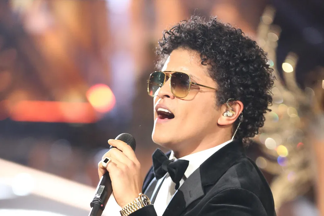 wenn_BrunoMars_020618-1800x1200