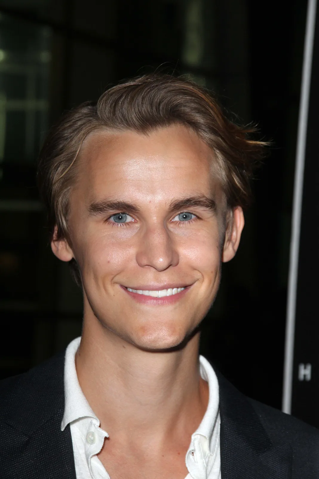 rhys wakefield rhys wakefield