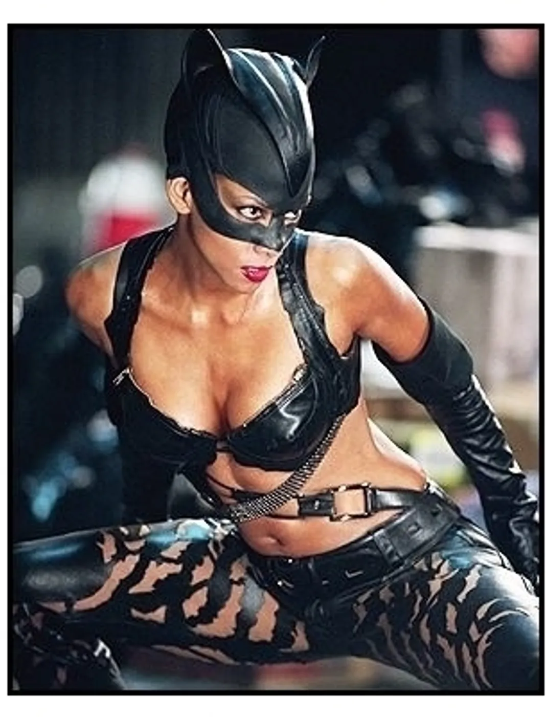 'Catwoman' Movie Still: Halle Berry "Catwoman" Movie Still: Halle Berry
