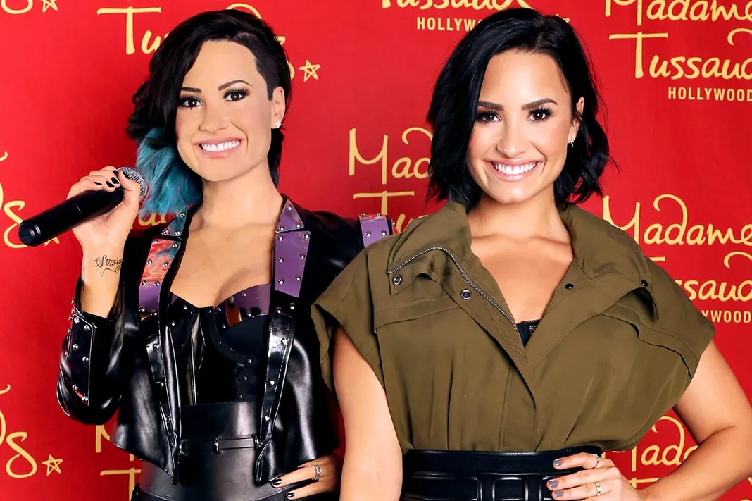 20 Celebrity Wax Figures So Realistic They Will Make Your Jaw Drop