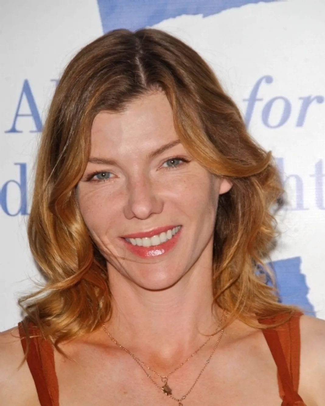 Stephanie Niznik & Dana Delany Nude Scene