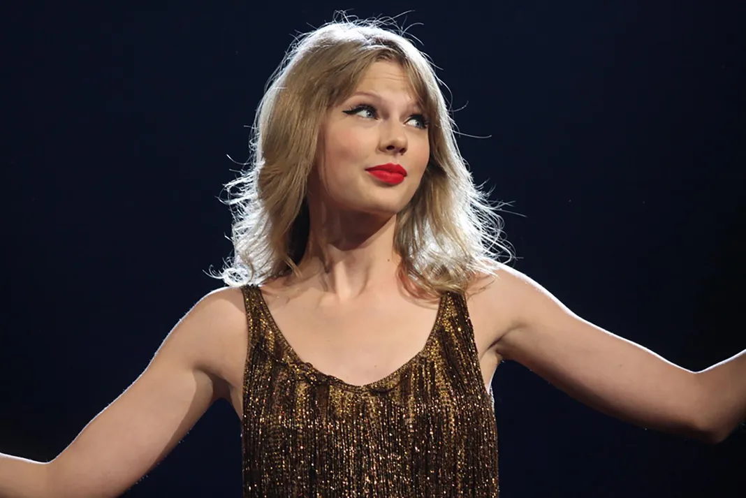 https://commons.wikimedia.org/wiki/File:Taylor_Swift_(6966830273).jpg