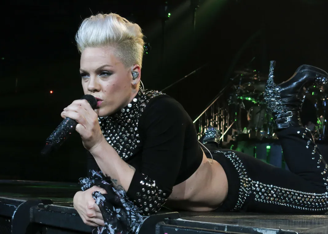 пинк певица. Pink 2022 певица. пинк последнее. пинк певица 2024. пинк в нулевых.